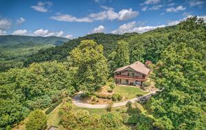 Cozy Blue Ridge Escape with Stunning Scenic Vistas - Tuckasegee, North Carolina