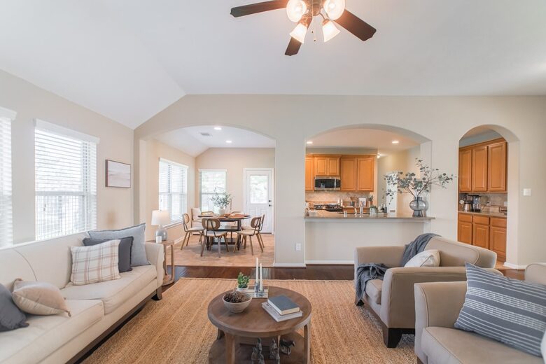 Scenic Serenity in The Woodlands’ Creekside Village - The Woodlands, Texas