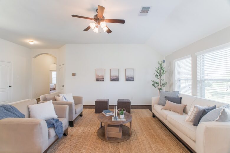 Scenic Serenity in The Woodlands’ Creekside Village - The Woodlands, Texas