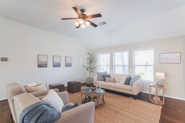 Scenic Serenity in The Woodlands’ Creekside Village - The Woodlands, Texas