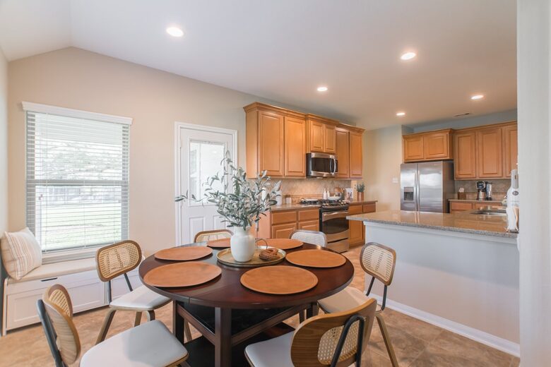 Scenic Serenity in The Woodlands’ Creekside Village - The Woodlands, Texas