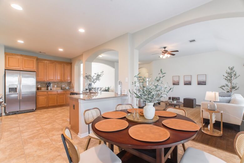 Scenic Serenity in The Woodlands’ Creekside Village - The Woodlands, Texas