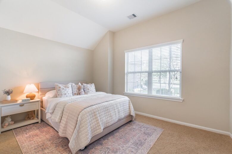 Scenic Serenity in The Woodlands’ Creekside Village - The Woodlands, Texas