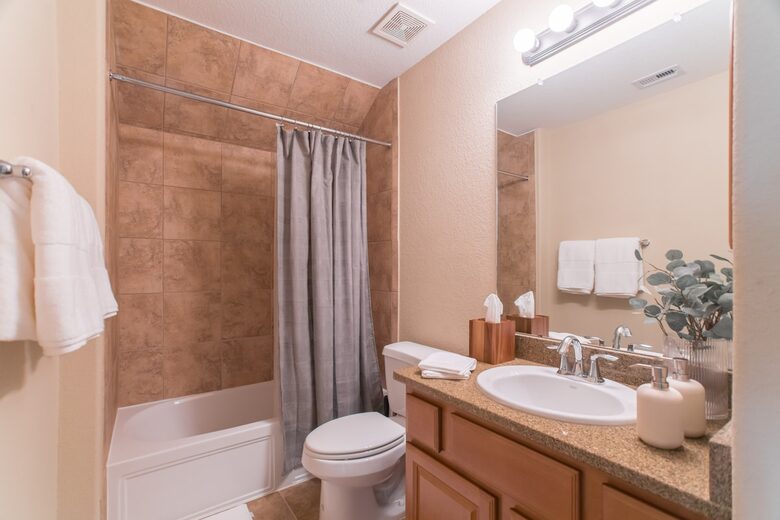 Scenic Serenity in The Woodlands’ Creekside Village - The Woodlands, Texas