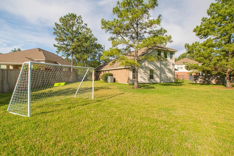 Scenic Serenity in The Woodlands’ Creekside Village - The Woodlands, Texas