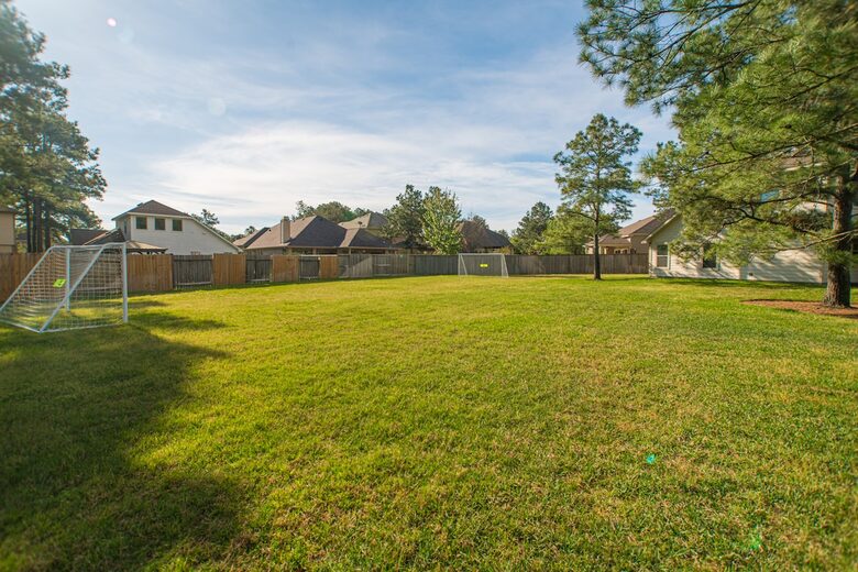 Scenic Serenity in The Woodlands’ Creekside Village - The Woodlands, Texas