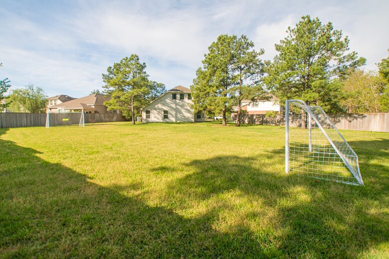 Scenic Serenity in The Woodlands’ Creekside Village - The Woodlands, Texas