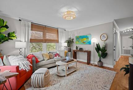 Mid-Century Elegance Near the Coast - Wilmington, North Carolina