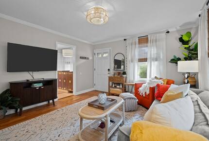 Mid-Century Elegance Near the Coast - Wilmington, North Carolina