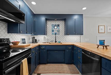Mid-Century Elegance Near the Coast - Wilmington, North Carolina