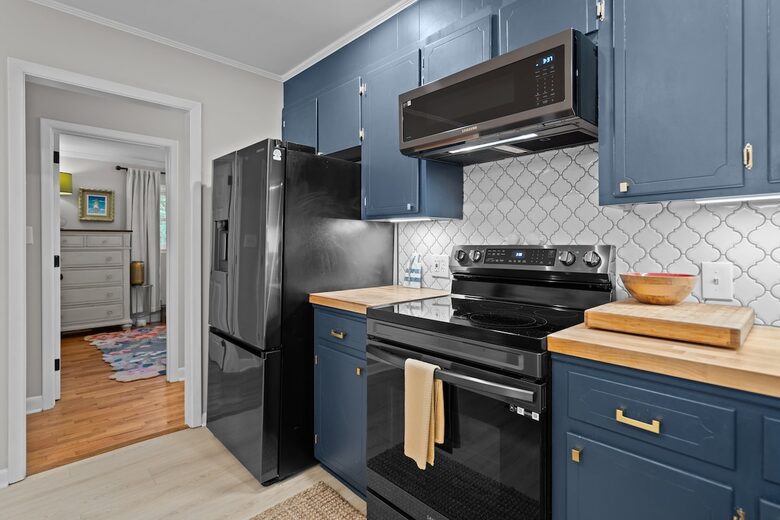 Mid-Century Elegance Near the Coast - Wilmington, North Carolina