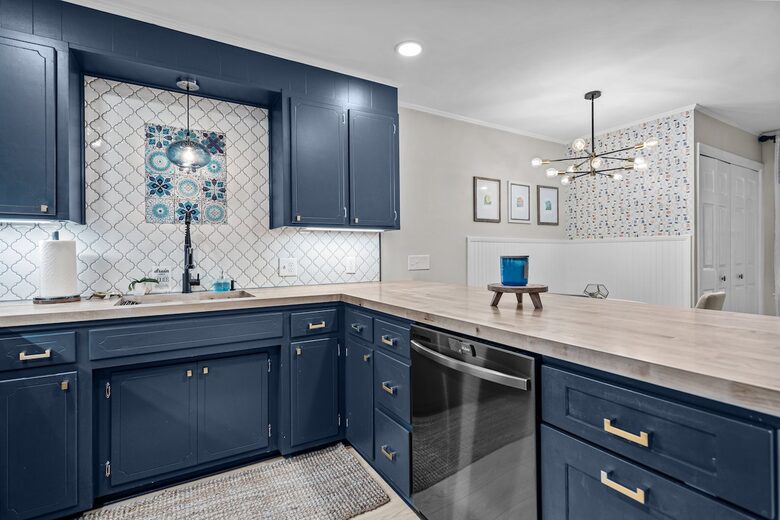 Mid-Century Elegance Near the Coast - Wilmington, North Carolina