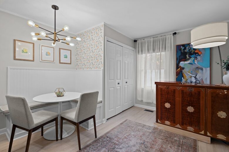 Mid-Century Elegance Near the Coast - Wilmington, North Carolina