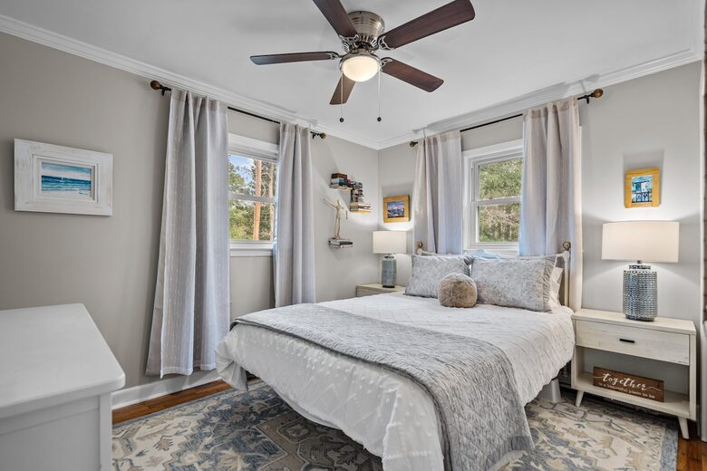 Mid-Century Elegance Near the Coast - Wilmington, North Carolina