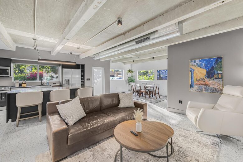 Tranquil Modern Escape Near Coral Gables - Miami, Florida
