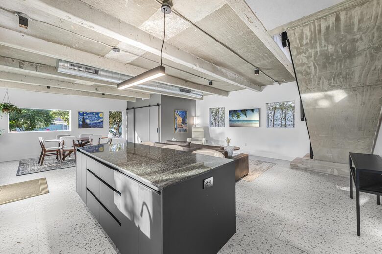 Tranquil Modern Escape Near Coral Gables - Miami, Florida