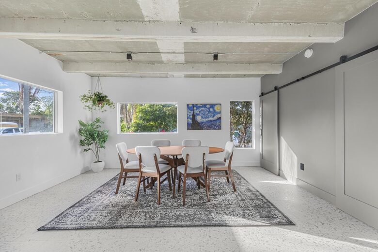Tranquil Modern Escape Near Coral Gables - Miami, Florida