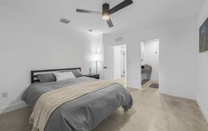 Tranquil Modern Escape Near Coral Gables - Miami, Florida