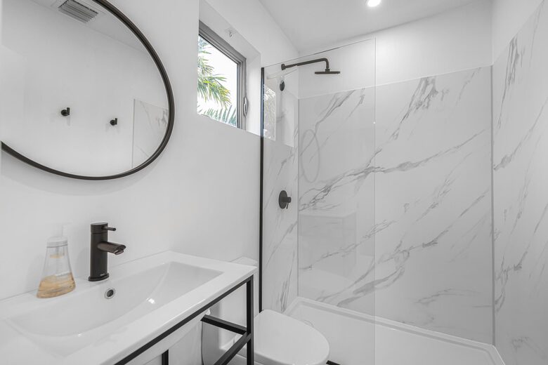 Tranquil Modern Escape Near Coral Gables - Miami, Florida