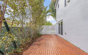 Tranquil Modern Escape Near Coral Gables - Miami, Florida