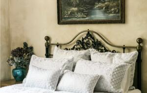 Luxury Meets Nature in this Tranquil Country Haven - Aongatete, New Zealand