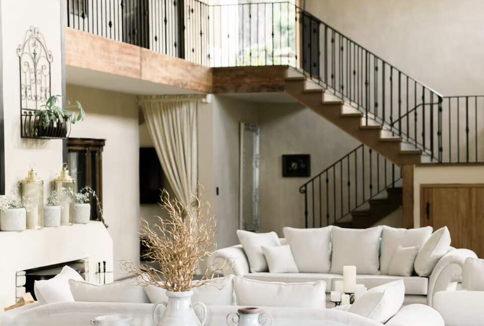 Luxury Meets Nature in this Tranquil Country Haven - Aongatete, New Zealand