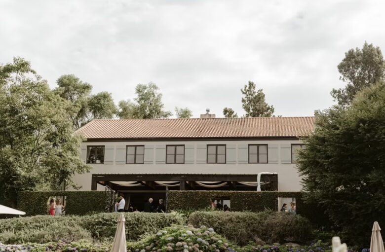 Luxury Meets Nature in this Tranquil Country Haven - Aongatete, New Zealand