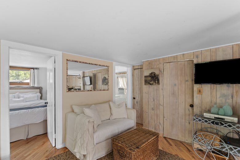 Cozy Fire Island Cottage Steps from the Water - Ocean Beach, New York