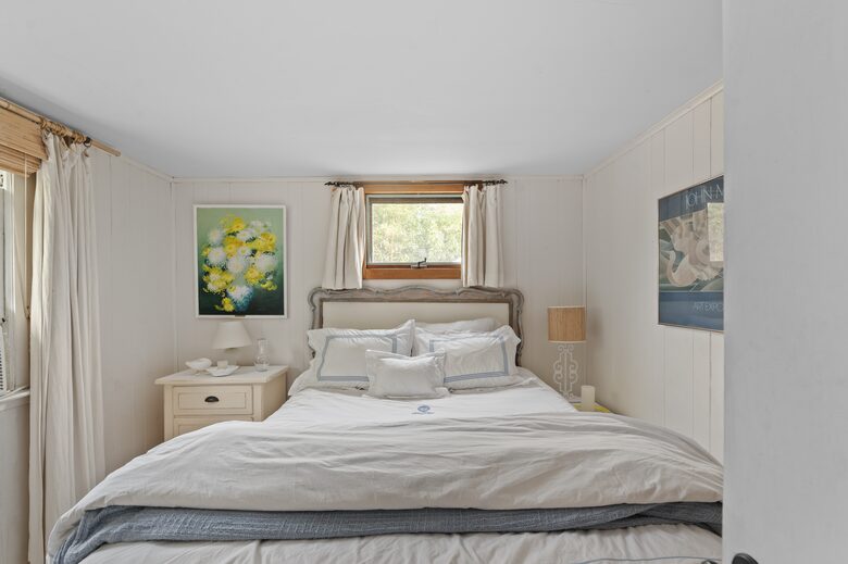 Cozy Fire Island Cottage Steps from the Water - Ocean Beach, New York