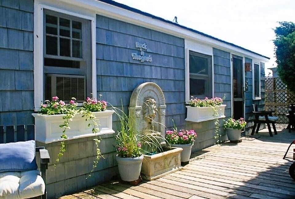 Cozy Fire Island Cottage Steps from the Water - Ocean Beach, New York
