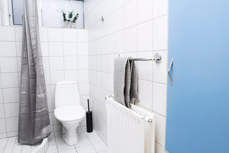 Charming Akureyri 3BD Apartment with Fjord Views - Akureyri, Iceland
