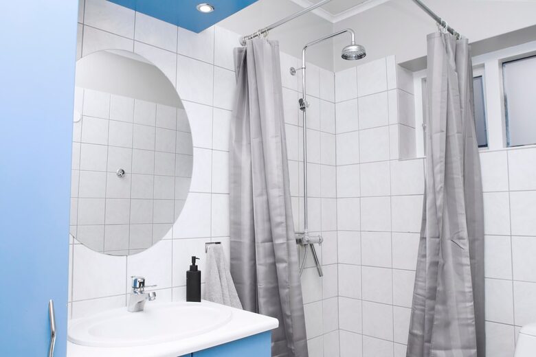 Charming Akureyri 3BD Apartment with Fjord Views - Akureyri, Iceland