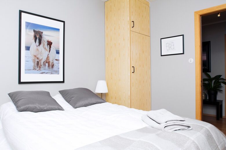 Charming Akureyri 3BD Apartment with Fjord Views - Akureyri, Iceland