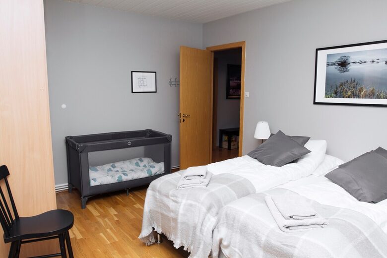 Charming Akureyri 3BD Apartment with Fjord Views - Akureyri, Iceland