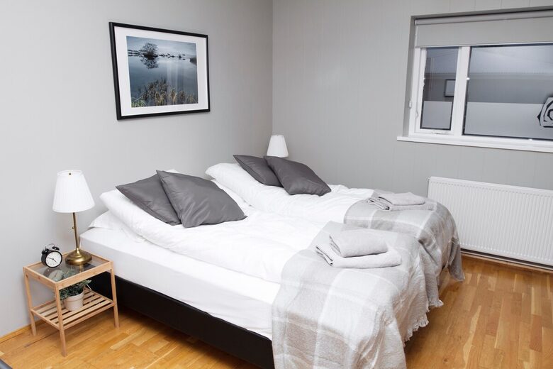 Charming Akureyri 3BD Apartment with Fjord Views - Akureyri, Iceland