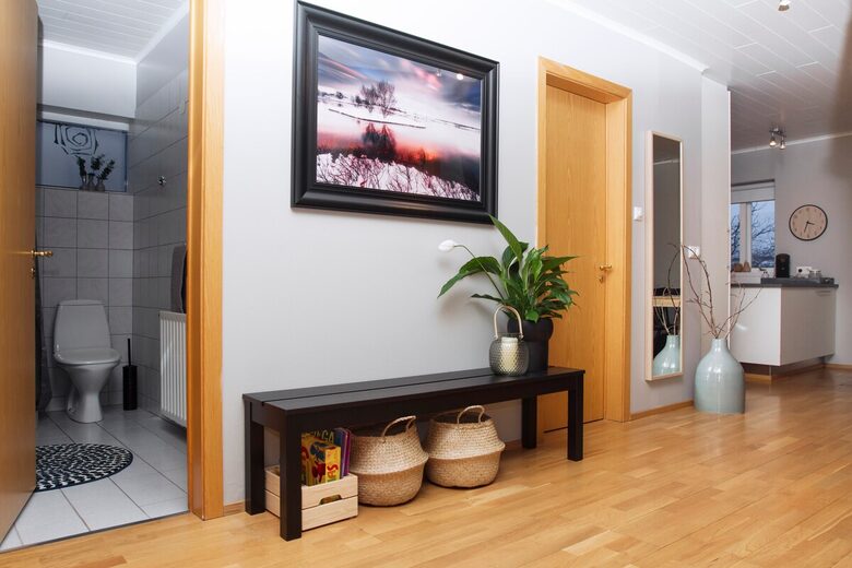 Charming Akureyri 3BD Apartment with Fjord Views - Akureyri, Iceland