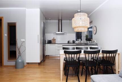 Charming Akureyri 3BD Apartment with Fjord Views - Akureyri, Iceland