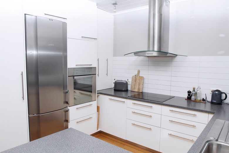 Charming Akureyri 3BD Apartment with Fjord Views - Akureyri, Iceland