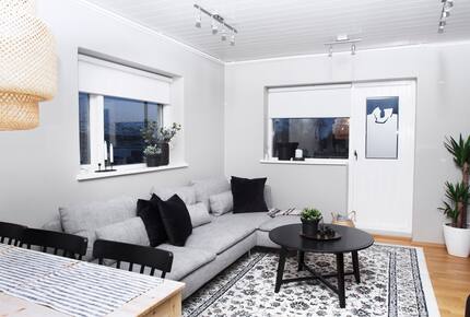 Charming Akureyri 3BD Apartment with Fjord Views - Akureyri, Iceland