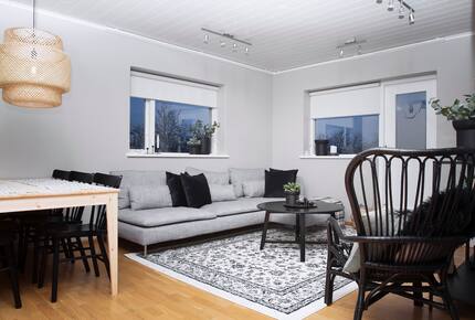 Charming Akureyri 3BD Apartment with Fjord Views - Akureyri, Iceland
