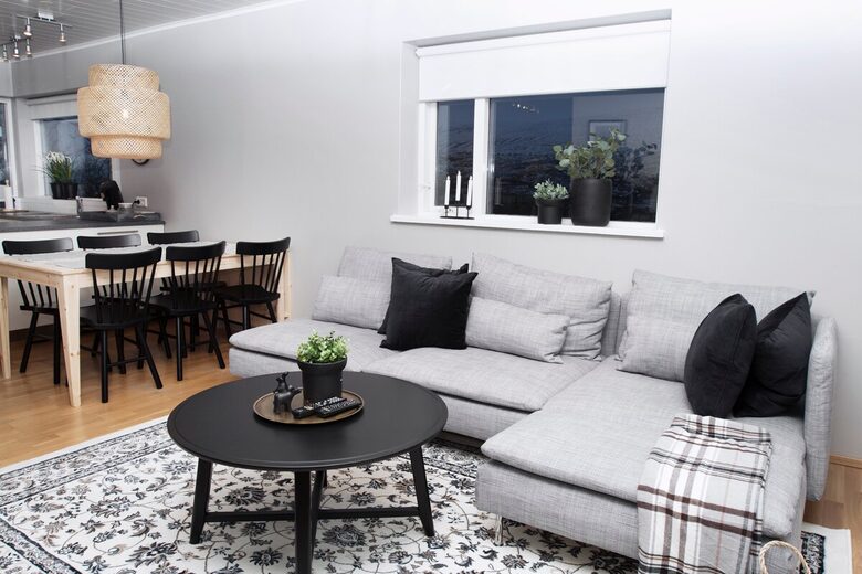 Charming Akureyri 3BD Apartment with Fjord Views - Akureyri, Iceland