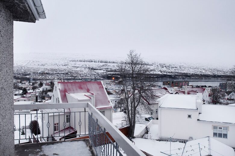 Charming Akureyri 3BD Apartment with Fjord Views - Akureyri, Iceland