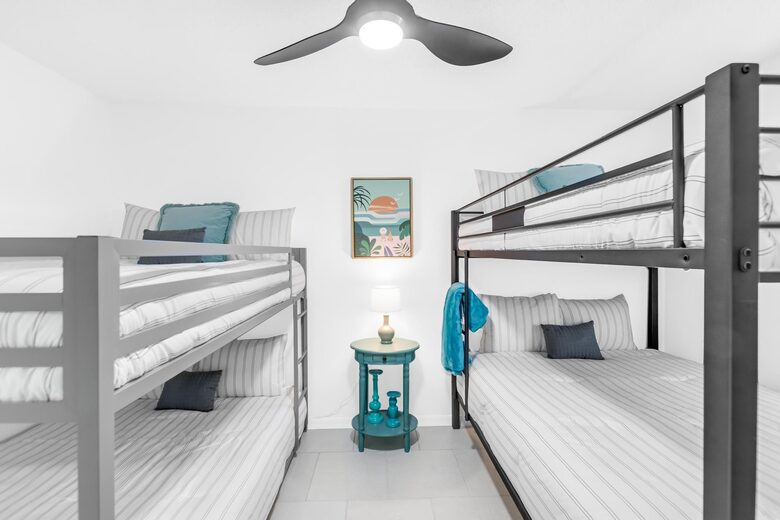Stylish Waterfront Getaway with Pool, Spa & Boat lift and Dock in Palm Coast Florida - Palm Coast, Florida