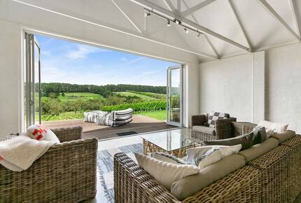Nafplio | A Sophisticated Vineyard Escape in Red Hill South - Red Hill South, Australia