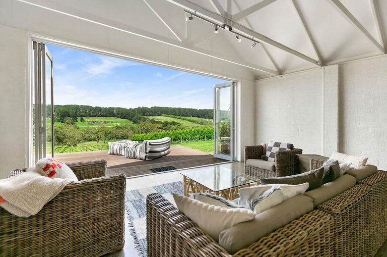 Nafplio | A Sophisticated Vineyard Escape in Red Hill South - Red Hill South, Australia