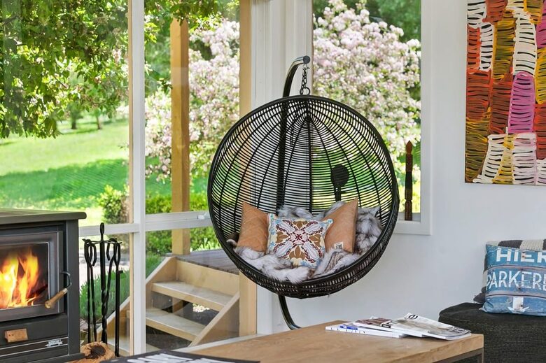 Nafplio | A Sophisticated Vineyard Escape in Red Hill South - Red Hill South, Australia
