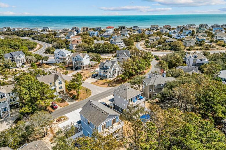 Elegant Ocean Hill Escape Near Corolla Wild Horses - Corolla, North Carolina