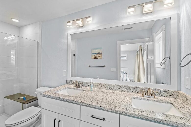 Elegant Ocean Hill Escape Near Corolla Wild Horses - Corolla, North Carolina