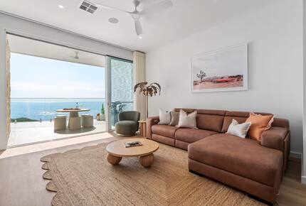 Palm Springs Meets the Coast | A Luxurious Beachfront Retreat - Aldinga Beach, Australia