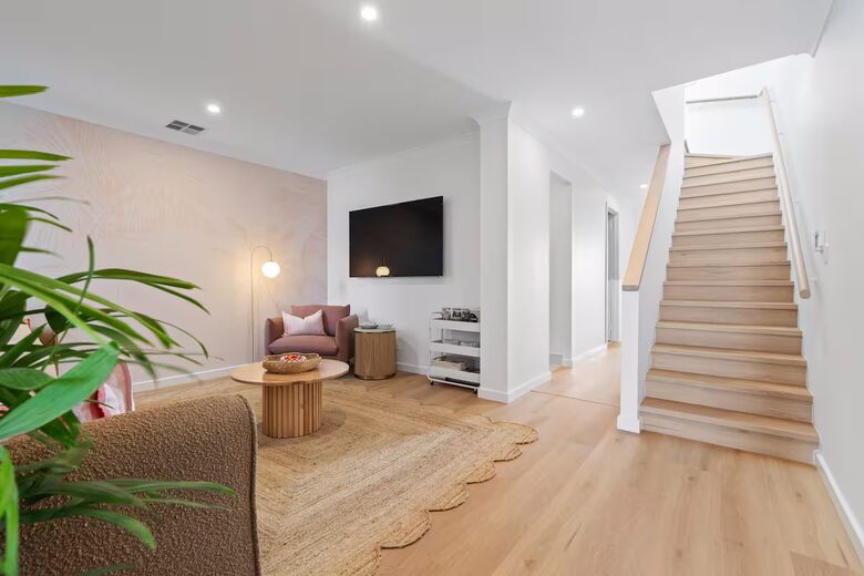 Palm Springs Meets the Coast | A Luxurious Beachfront Retreat - Aldinga Beach, Australia